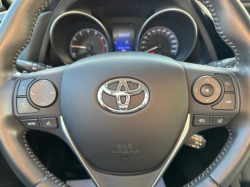 Toyota Auris 1.2 Turbo Team Deutschland - Keyfree, CAM, SHZ, BT .. . -