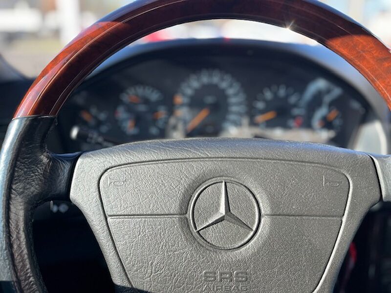 Mercedes-Benz SL 320 - excellenter Pflegezustand - 1 Hd.