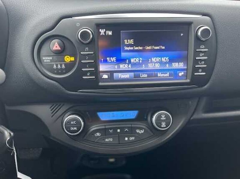 Toyota Yaris 1.5 Hybrid Comfort - Standhzg. , SHZ, CAM. .. . -