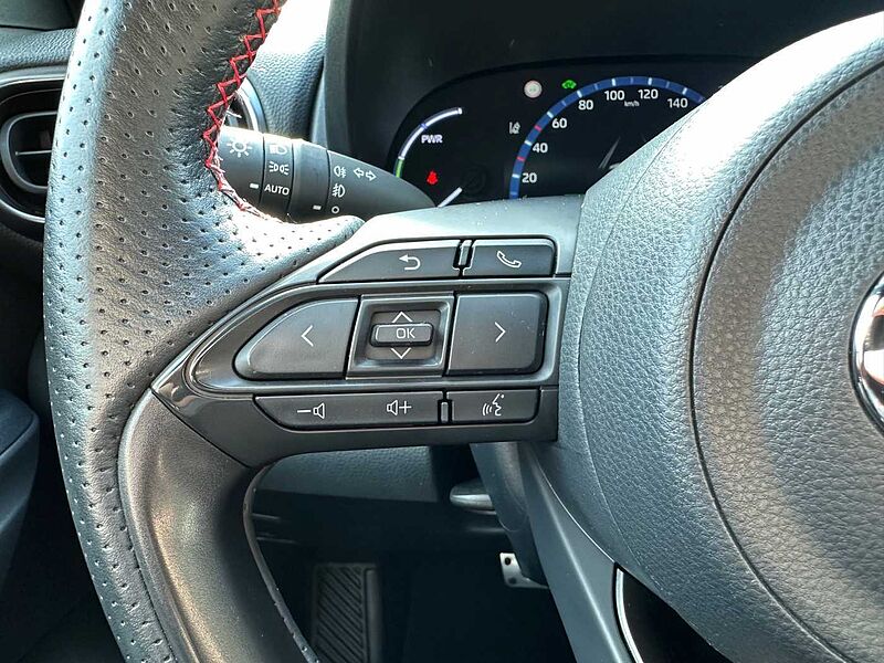 Toyota Yaris Cross 1.5 Hybrid GR Sport - NAVI, HEAD, PANO .. .