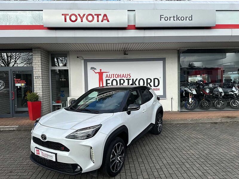 Toyota Yaris Cross 1.5 Hybrid GR Sport - NAVI, HEAD, PANO .. .