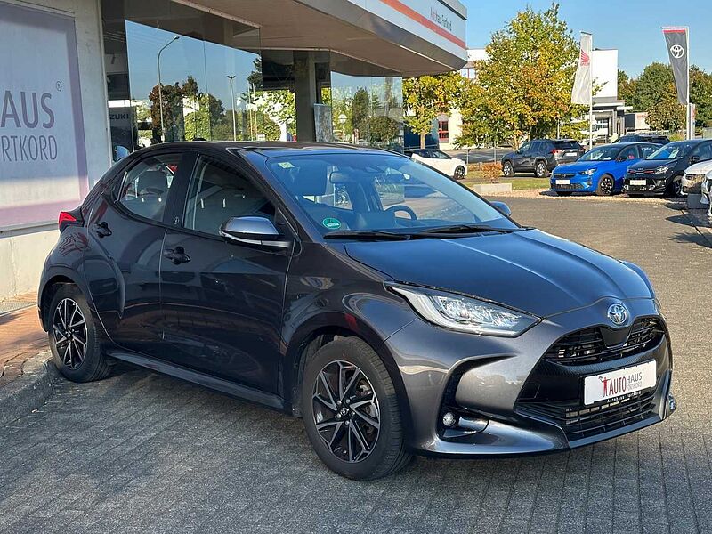 Toyota Yaris Team Deutschland 1.5 - NAVI, LED, SH, BT