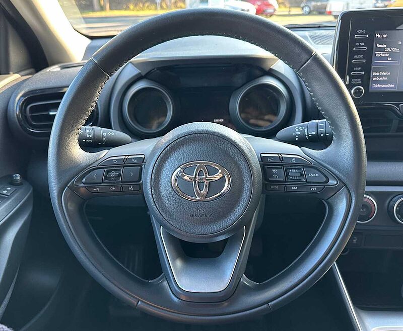 Toyota Yaris Team Deutschland 1.5 - NAVI, LED, SH, BT