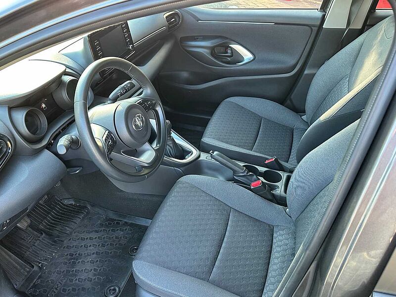 Toyota Yaris Team Deutschland 1.5 - NAVI, LED, SH, BT