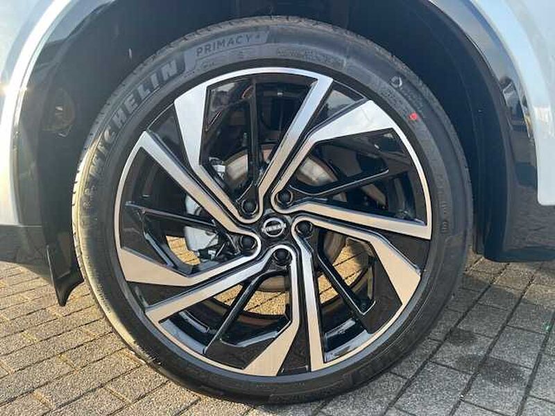 Nissan Qashqai 1.3MHEV Tekna Plus + XTronic - Facelift Pano, Bose, 20'