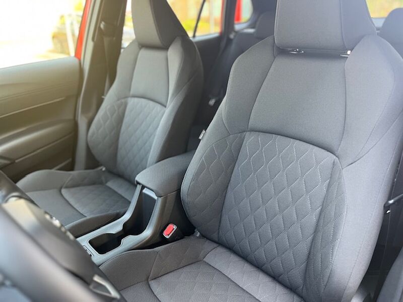 Toyota Corolla Cross 2.0 Hybrid Style - Facelift - NAVI, LED, PDC
