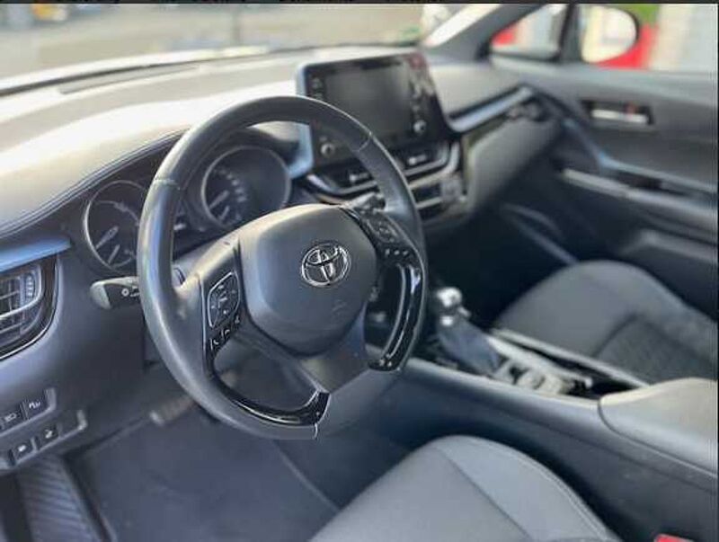 Toyota C-HR 2.0 Hybrid Team D - SH, Bhz. Lenkr. , Parkass. , Navi, LED .. .