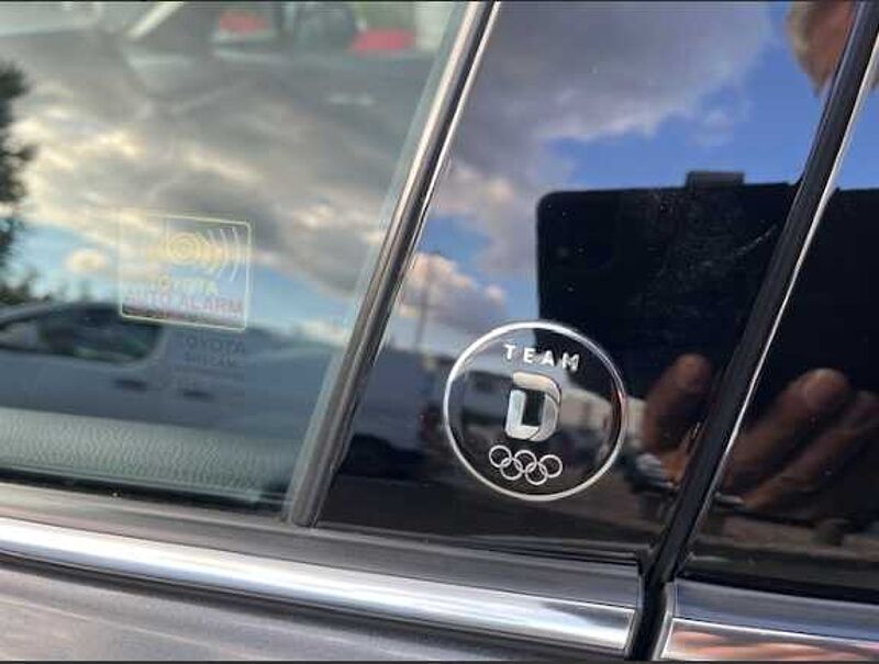 Toyota C-HR 2.0 Hybrid Team D - SH, Bhz. Lenkr. , Parkass. , Navi, LED .. .