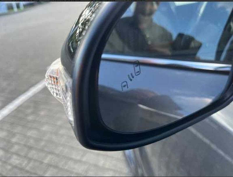 Toyota C-HR 2.0 Hybrid Team D - SH, Bhz. Lenkr. , Parkass. , Navi, LED .. .