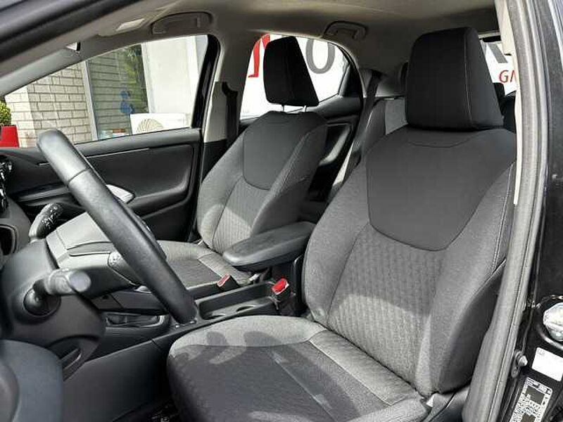 Toyota Yaris 1.5 Hybrid (Teamplayer) - NAVI, SHZ, KAM. , LED. ..