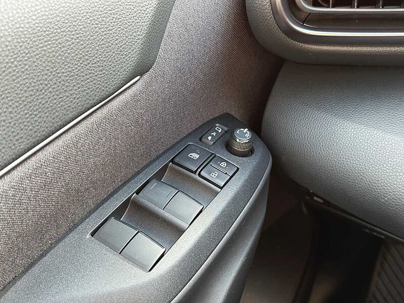 Toyota Yaris Cross 1.5 Hybrid GR Sport - NAVI, HEAD, PANO .. .