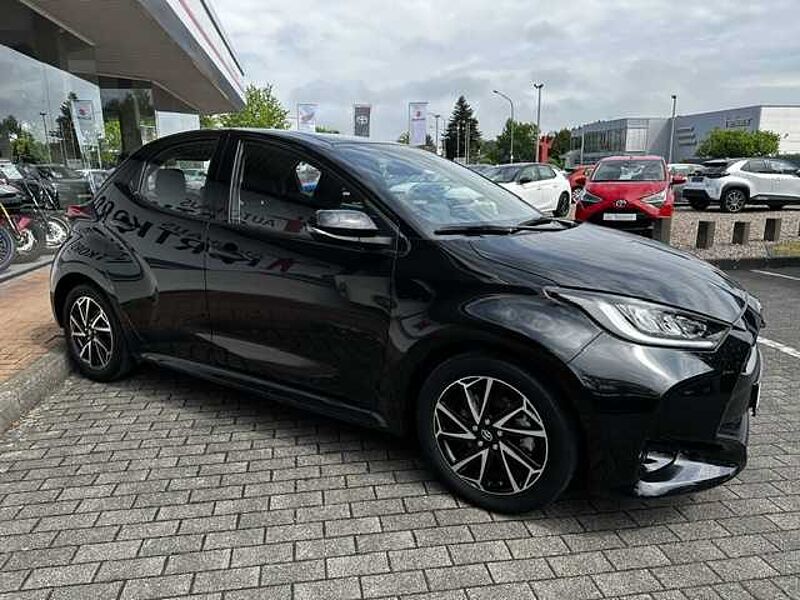 Toyota Yaris 1.5 Hybrid Style (Teamplayer) - NAVI, SHZ, KAM. , LED. ..