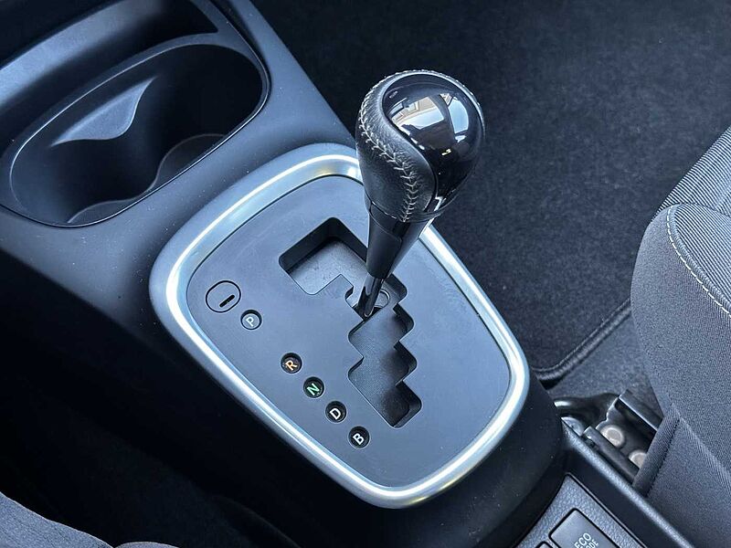 Toyota Yaris 1.5 Hybrid Comfort - Standhzg. , SHZ, CAM. .. . -