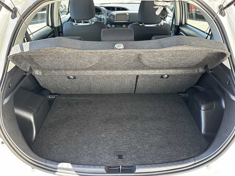 Toyota Yaris 1.5 Hybrid Comfort - Standhzg. , SHZ, CAM. .. . -