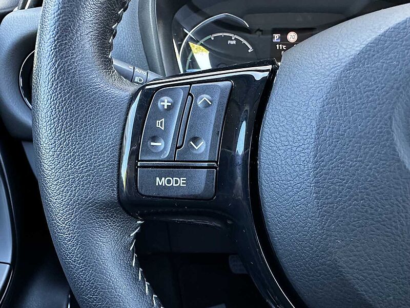 Toyota Yaris 1.5 Hybrid Comfort - Standhzg. , SHZ, CAM. .. . -