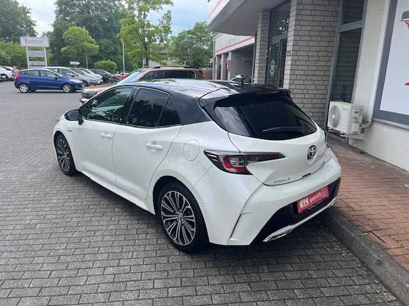 Toyota Corolla 2.0 Hybrid Style - Navi, PDC, LED