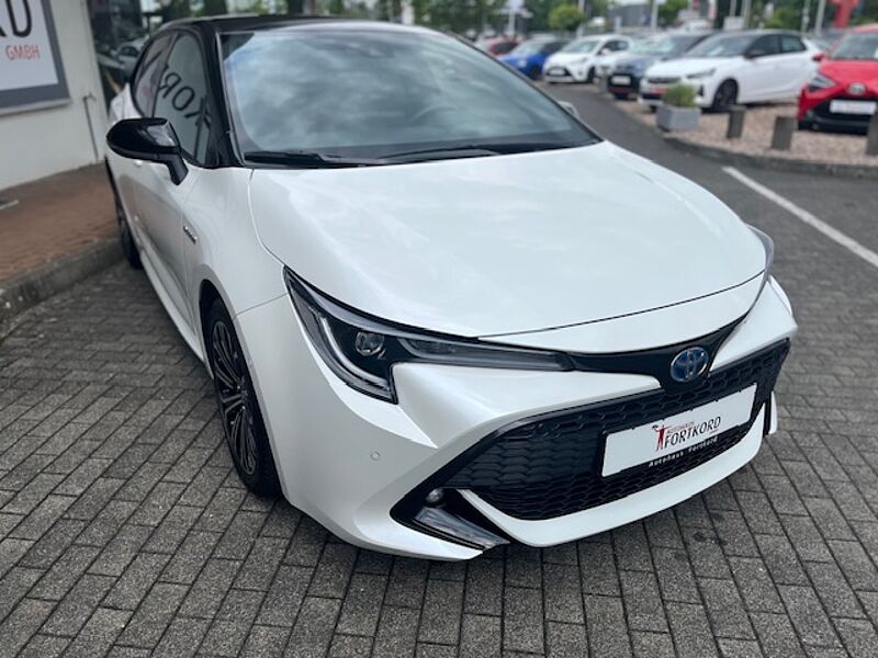 Toyota Corolla 2.0 Hybrid Style - Navi, PDC, LED