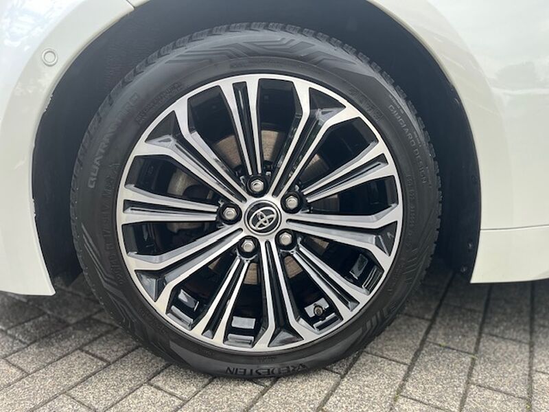 Toyota Corolla 2.0 Hybrid Style - Navi, PDC, LED