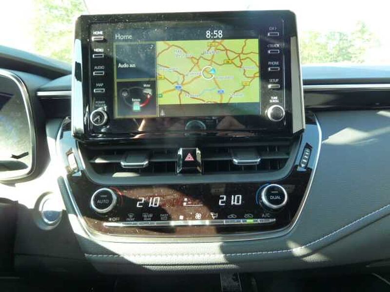 Toyota Corolla 2.0 Hybrid Style - Navi, PDC, LED