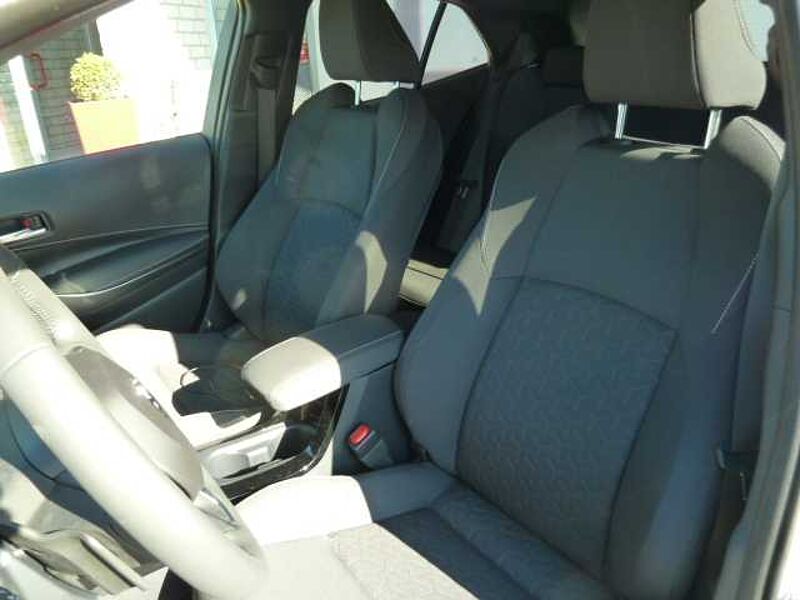 Toyota Corolla 2.0 Hybrid Style - Navi, PDC, LED
