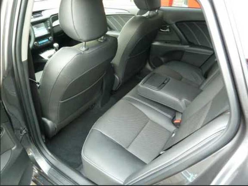 Toyota Avensis 1.8 - Leder, KEYLESS, Navi, SHZ. .. .