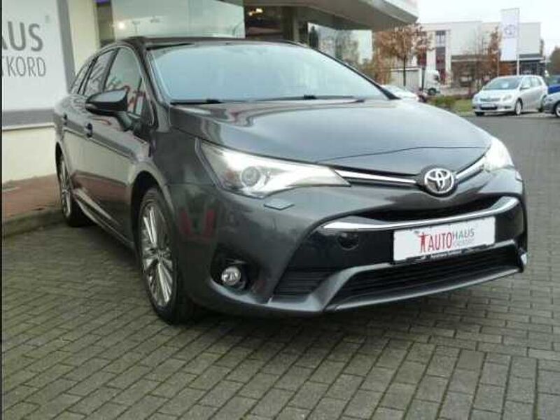 Toyota Avensis 1.8 - Leder, KEYLESS, Navi, SHZ. .. .