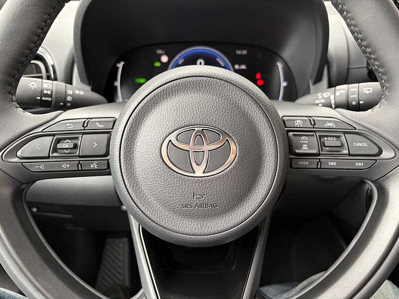 Toyota Yaris Style - 1.5 Hybrid - Navi, KEYLESS, SHZ.