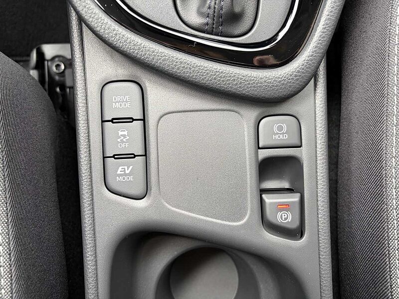 Toyota Yaris Style - 1.5 Hybrid - Navi, KEYLESS, SHZ.