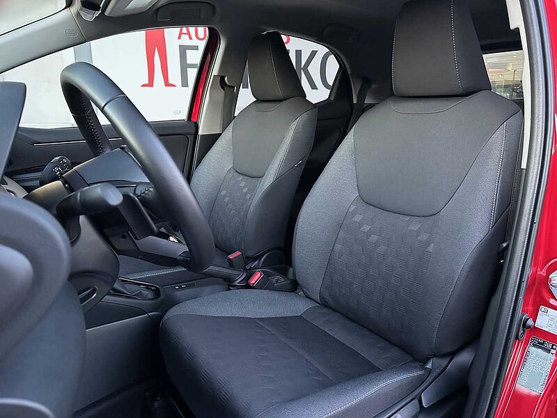 Toyota Yaris 1.5 Automatik Style Selection  - LED, Navi, SZ