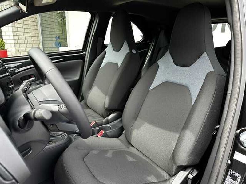 Toyota Aygo X Hybrid - Comfort - Automatik - Navi, LED
