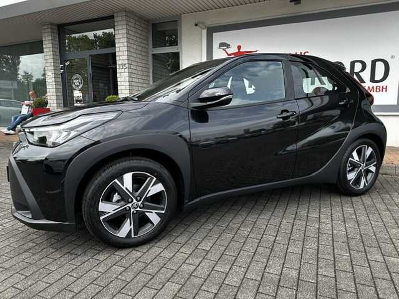 Toyota Aygo X Hybrid - Comfort - Automatik - Navi, LED