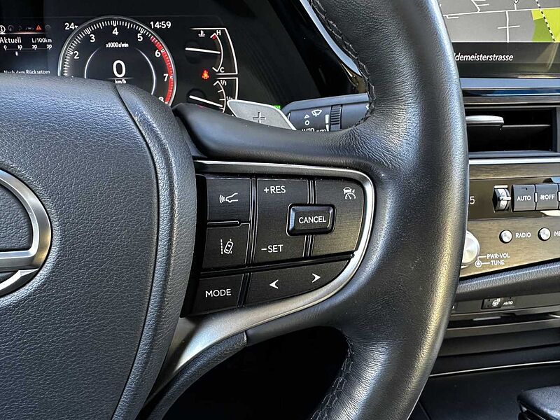 Lexus ES 300h Executive Line - LED, Pano, Leder