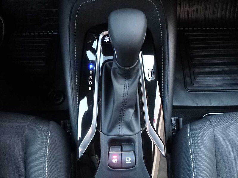 Toyota Corolla Hybrid 1.8 Style - LED, SH+LH, KeyFree