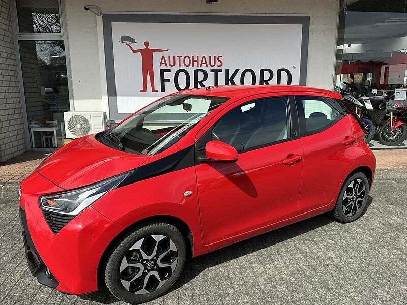 Toyota Aygo X - Team Deutschland - Automatik - Navi