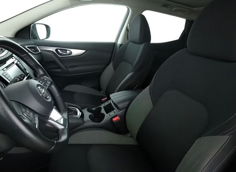 Nissan Qashqai 4x4 Acenta + 1.7 dCi - AHK, Navi, Pano, LED
