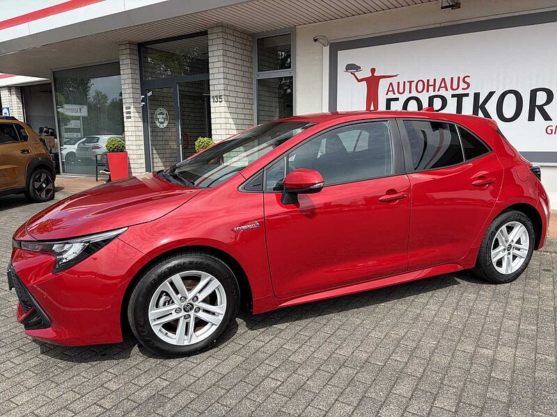 Toyota Corolla Hybrid 1.8 Style - LED, SH+LH, KeyFree