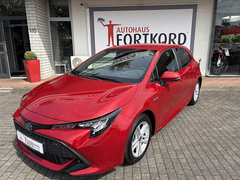 Toyota Corolla Hybrid 1.8 Style - LED, SH+LH, KeyFree