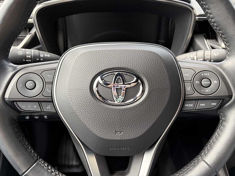 Toyota Corolla Hybrid 1.8 Style - LED, SH+LH, KeyFree