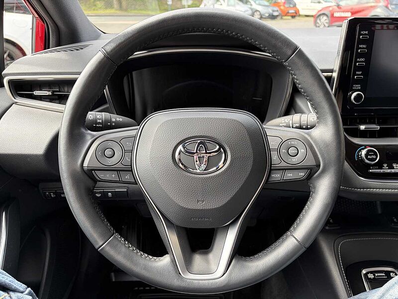 Toyota Corolla Hybrid 1.8 Style - LED, SH+LH, KeyFree