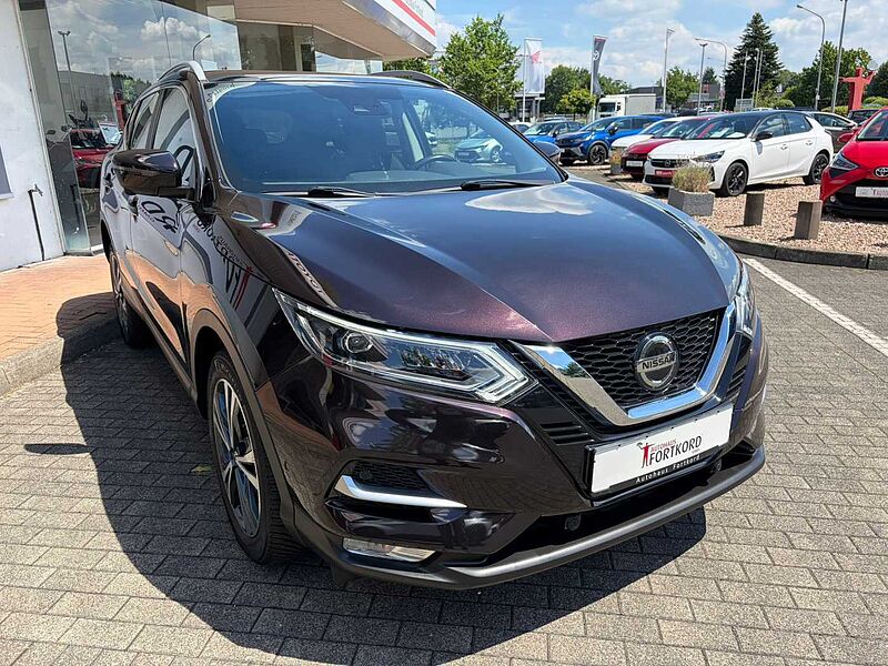 Nissan Qashqai 4x4 Acenta + 1.7 dCi - AHK, Navi, Pano, LED