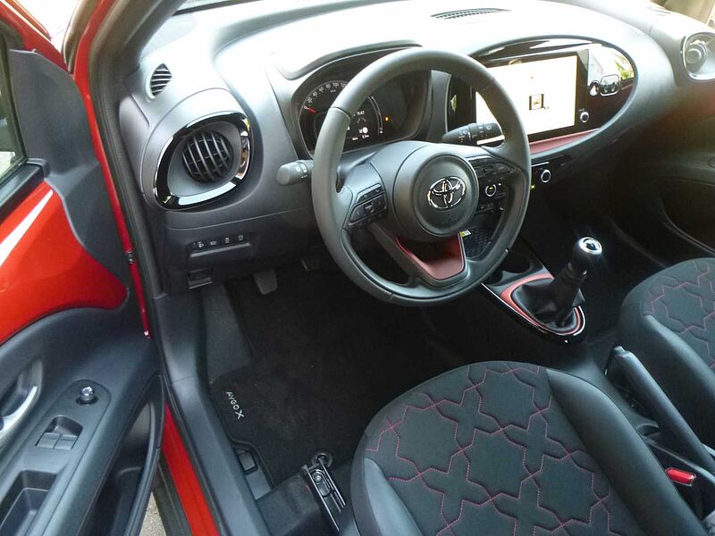 Toyota Aygo X Pulse Edition - LED, Navi, SZ, PDC, Alu 18'