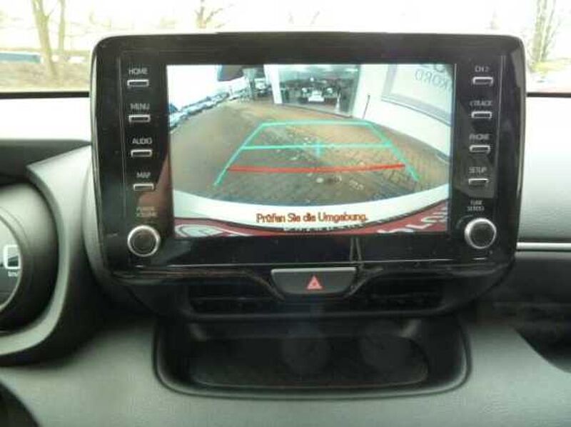 Toyota Yaris 1.5 Comfort - Navi, SHZ, LED, Kam. .. . sehr gepflegt !