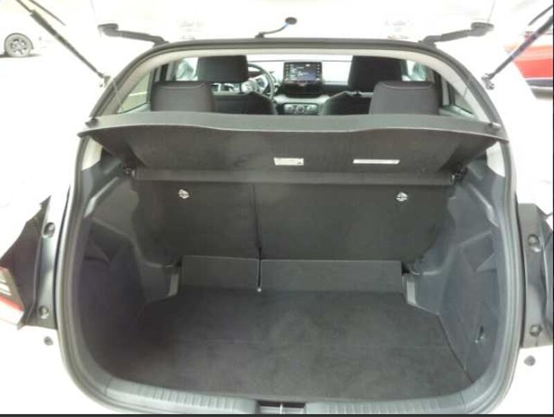 Toyota Yaris 1.5 Comfort - Navi, SHZ, LED, Kam. .. . sehr gepflegt !