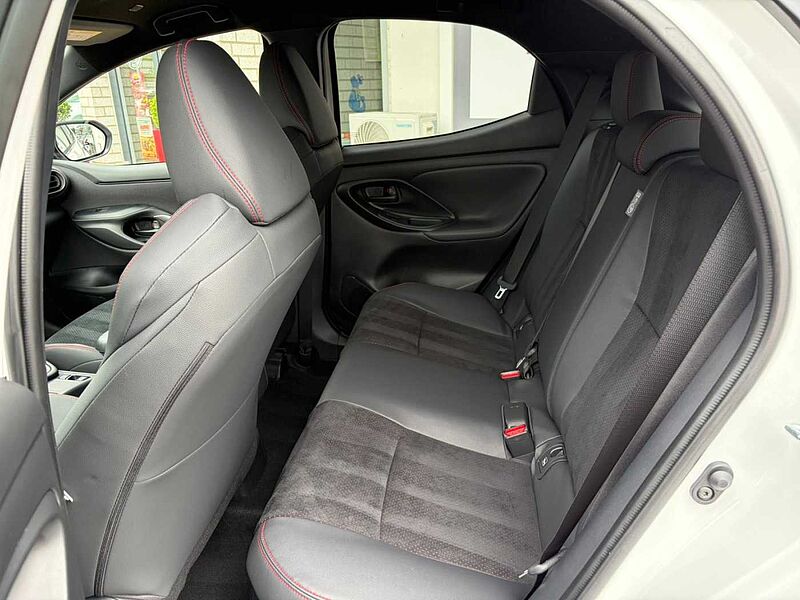 Toyota Yaris 1.5 Hybrid GR Sport - Head-Up, Navi, LH, SHZ, .. . -