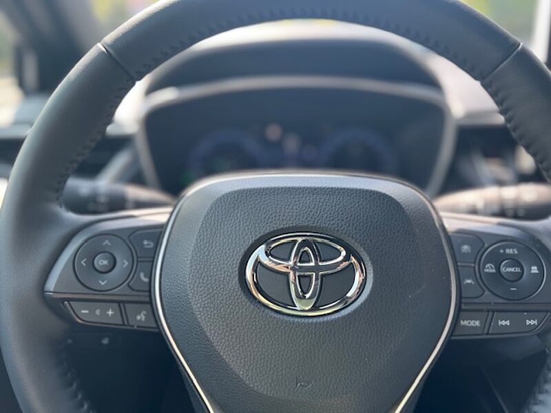 Toyota Corolla Cross 2.0 Hybrid Teamplayer - Navi, LHZ. , SHZ, . LED .. .