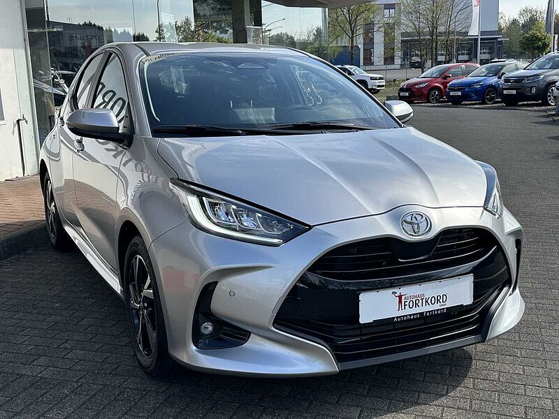 Toyota Yaris Style 1.5 Hybrid - NAVI, PDC, SHZ, LED .. .