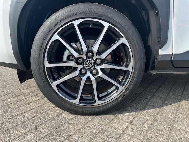 Toyota Yaris Cross 1.5 Hybrid GR Sport - HEAD. , elektr. Heckkl. , LED .. .