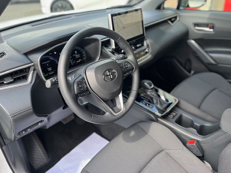 Toyota Corolla Cross 1.8 Hybrid Style - Allwetter, NAVI, LHZ, LED, PDC, SZ