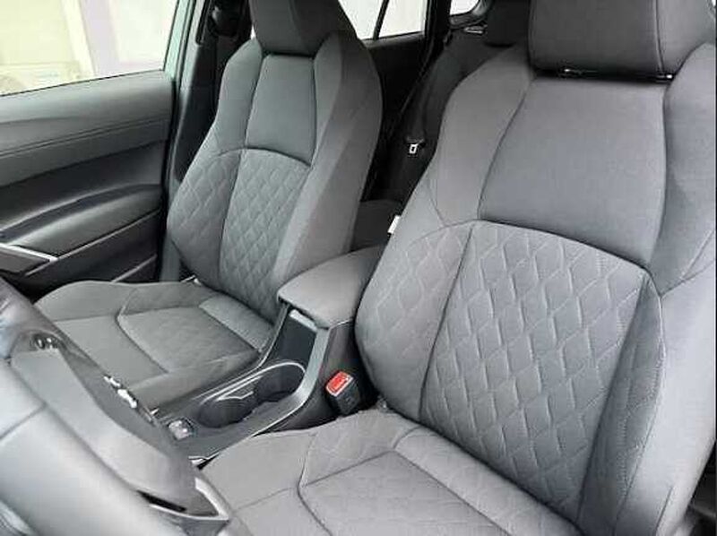 Toyota Corolla Cross 2.0 Hybrid Style 4x4 - Allwetter, LED, LHZ. , Navi. , .. .