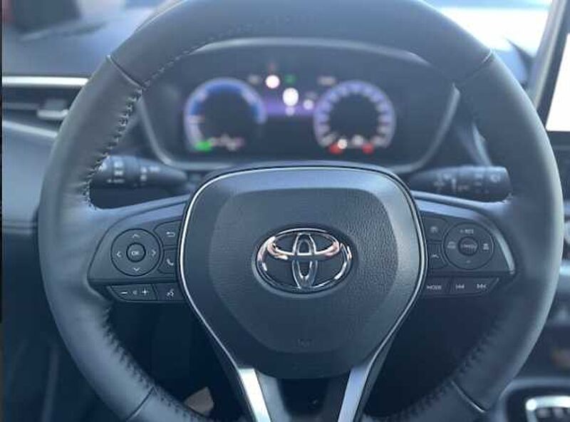 Toyota Corolla Cross 2.0 Hybrid Style 4x4 - Allwetter, LED, LHZ. , Navi. , .. .
